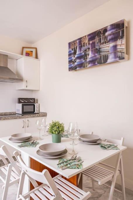 Apartamento Ronda De Triana 45 Sevilla Eksteriør billede